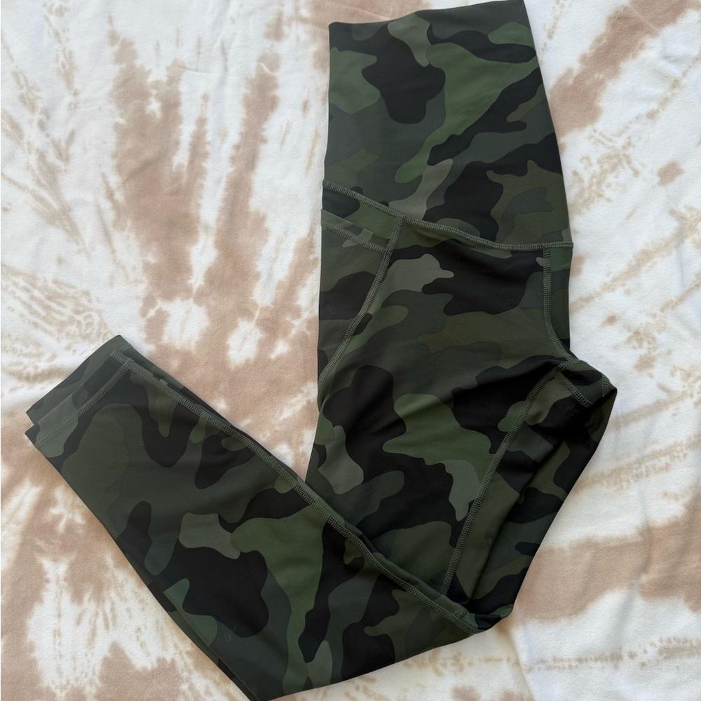 Old Navy Maternity Camouflage Leggings - M